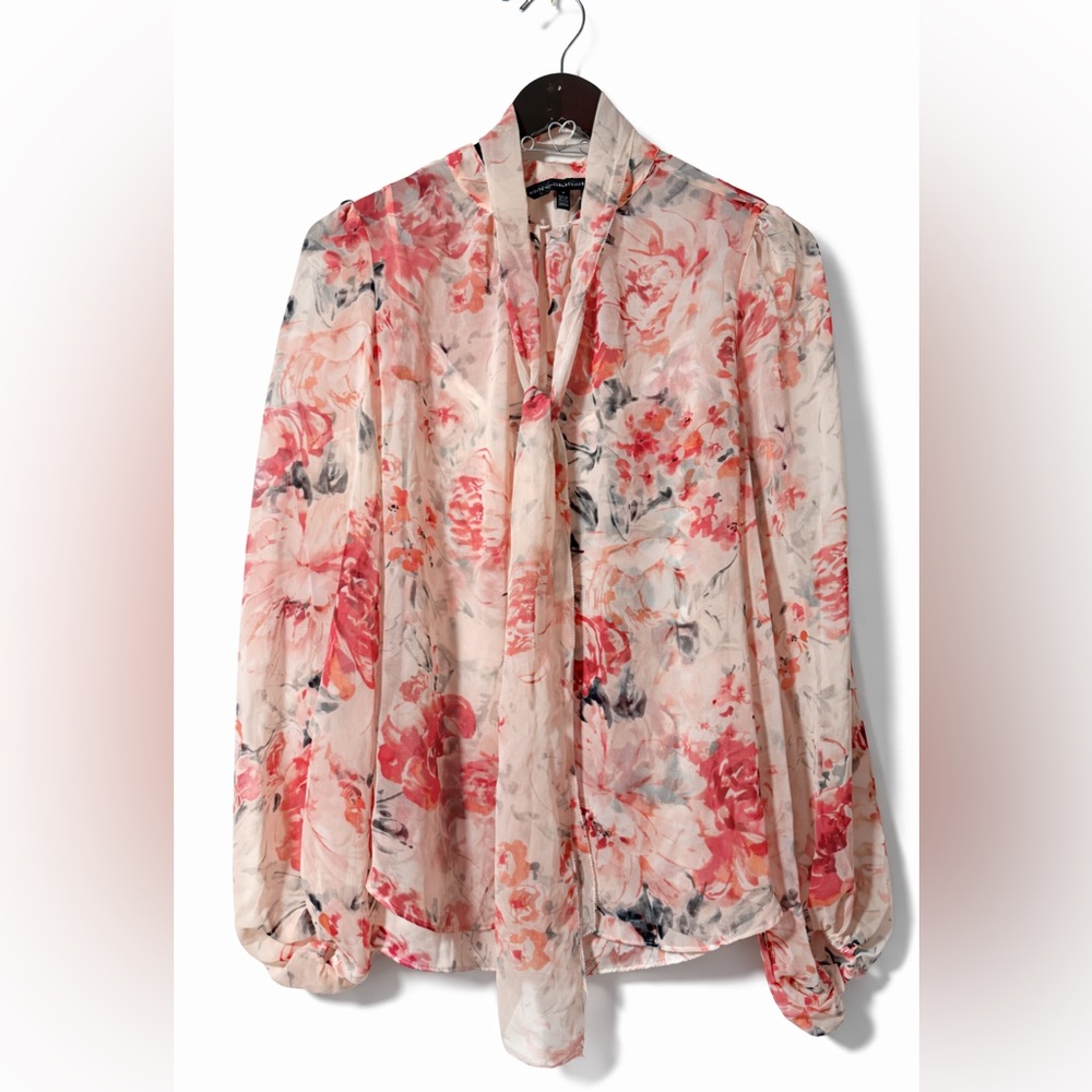 White House Black Market Pink Floral Blouse Women’s Size 8